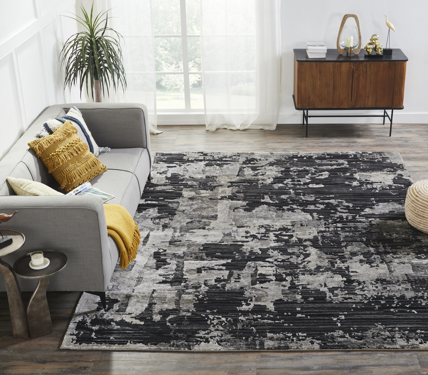 377 ER Area Rug Room Setting | Living Room