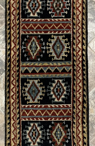 704 MV Runner Rug