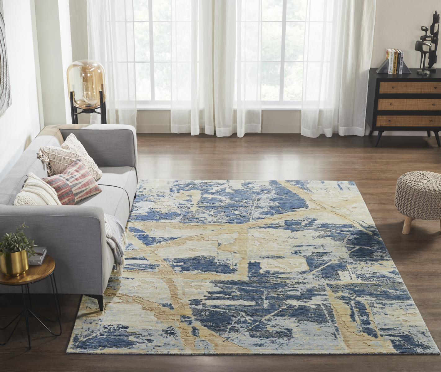 1394 VN Area Rug
