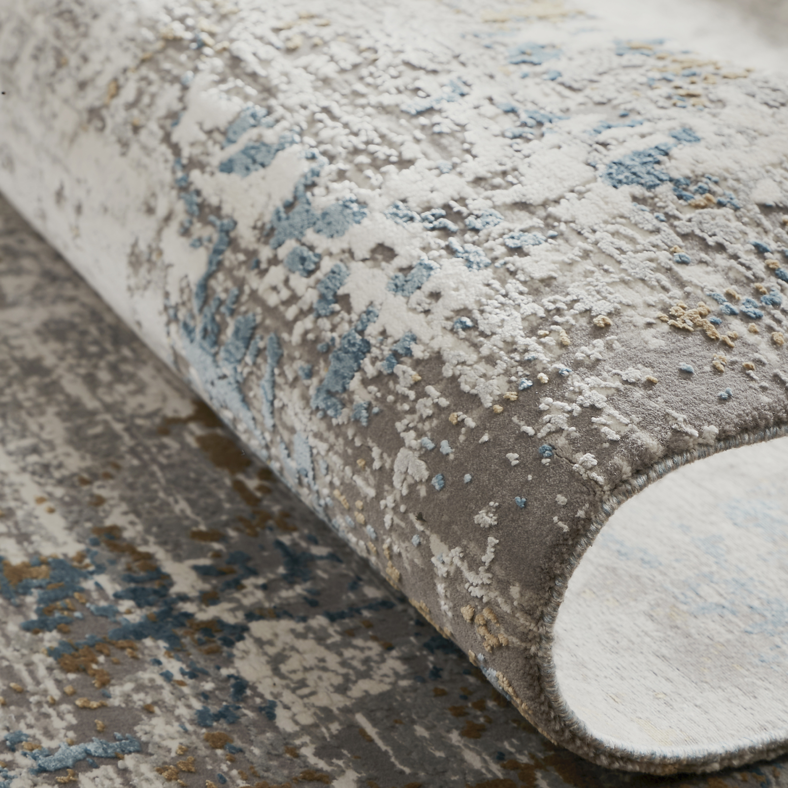 Contemporary grey rug